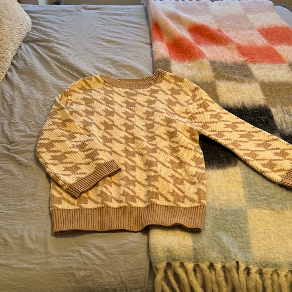 Houndstooth beige sweater from Princess Polly